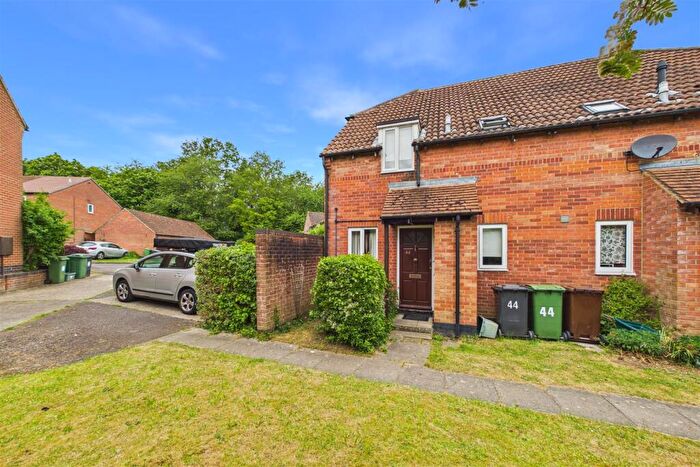 1 Bedroom House For Sale In Blackberry Walk, Basingstoke, RG24