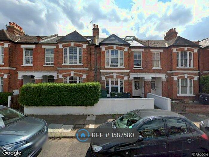 2 Bedroom Maisonette To Rent In Midmoor Road, London, SW12