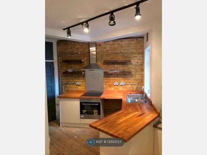 1 Bedroom Flat To Rent In Broadway West, Leigh On Sea, SS9