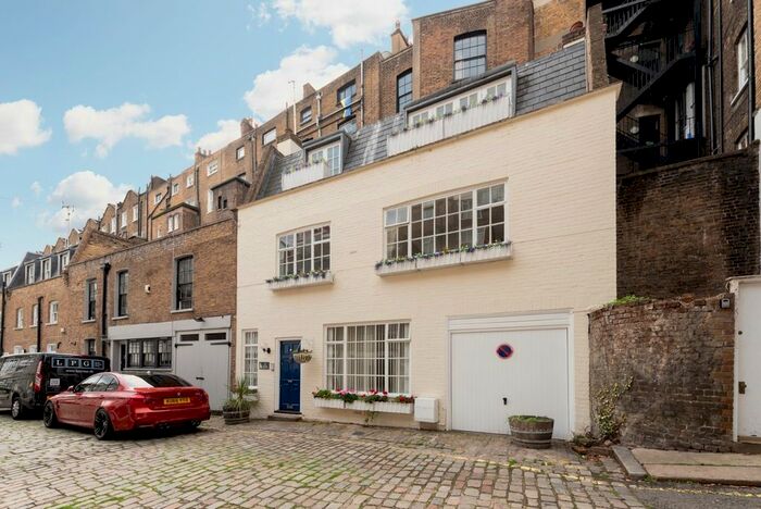 5 Bedroom Mews House To Rent In Upbrook Mews, Bayswater, London, W2