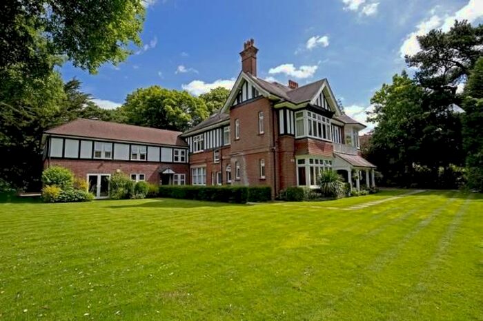 1 Bedroom Flat To Rent In Milner Road, Bournemouth, BH4