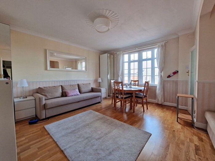 Studio To Rent In Upper Woburn Place, London, London, WC1H