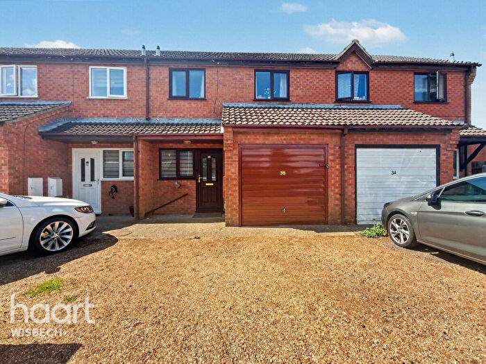 2 Bedroom Terraced House For Sale In Hedgelands, Wisbech, PE13