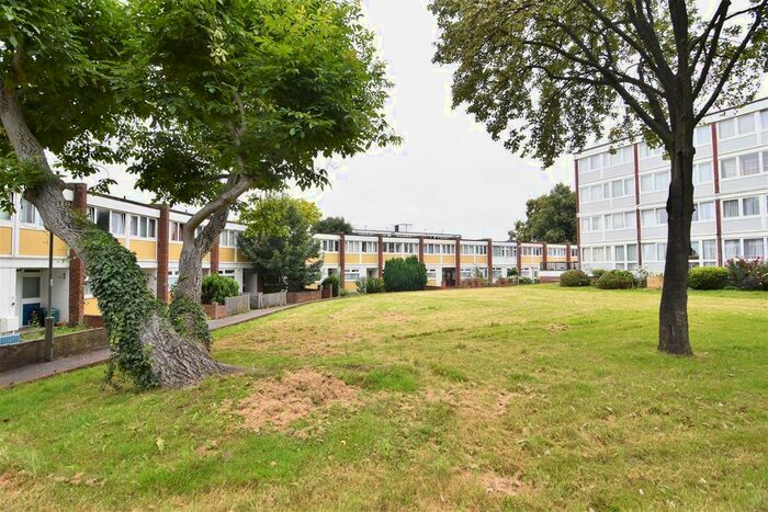 5 Bedroom Terraced House To Rent In Eastleigh Walk, Roehampton, London - Private Garden, SW15