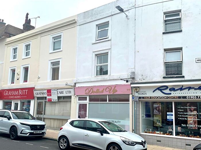 2 Bedroom Maisonette To Rent In High Street, Littlehampton, BN17