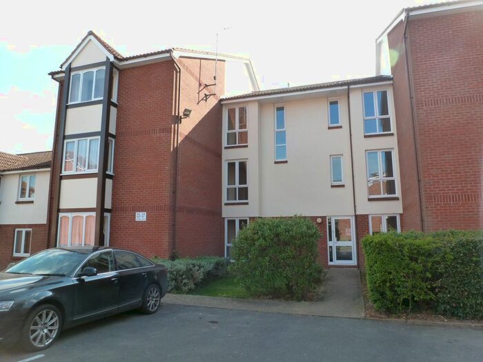 Studio To Rent In Maunsell Park, Station Hill, Crawley, RH10