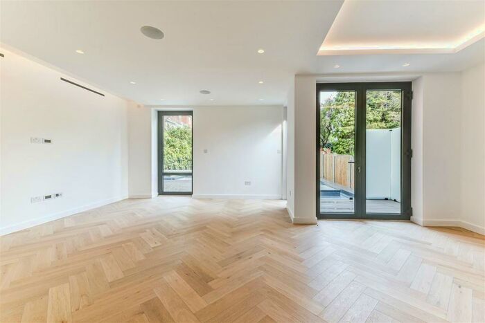 2 Bedroom Apartment To Rent In Regents Park Road, Finchley, N3