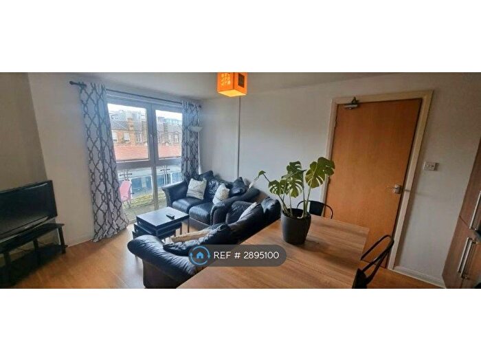 3 Bedroom Flat To Rent In West Tollcross, Edinburgh, EH3