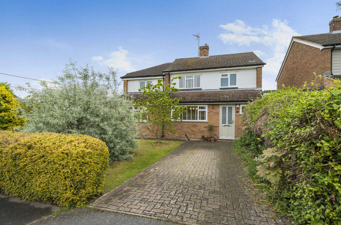 4 Bedroom Link Detached House For Sale In Spencer Road, Great Chesterford, Saffron Walden, Essex, CB10