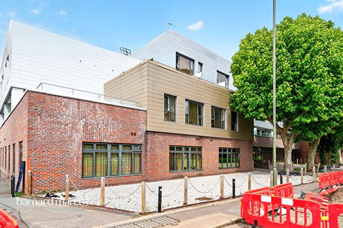 1 Bedroom Flat For Sale In Staines Road West, Sunbury-On-Thames, TW16