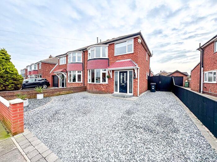 3 Bedroom Semi-Detached House For Sale In Middlethorpe Road, Cleethorpes, DN35