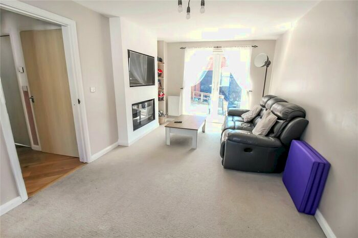 3 Bedroom End Of Terrace House For Sale In Daisy Brook, Royal Wootton Bassett, Swindon, Wiltshire, SN4