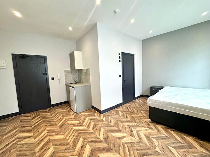 Studio To Rent In No Deposit Option. Water & Council Tax Included., N1