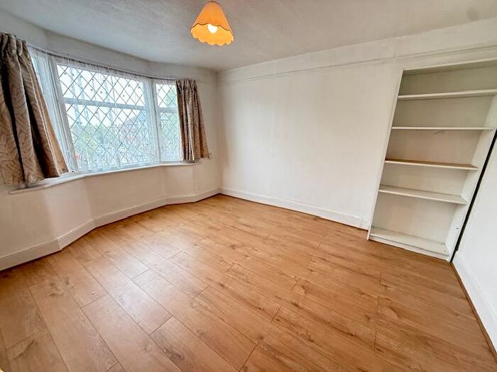 1 Bedroom Flat To Rent In Bounds Green Road, London, N22