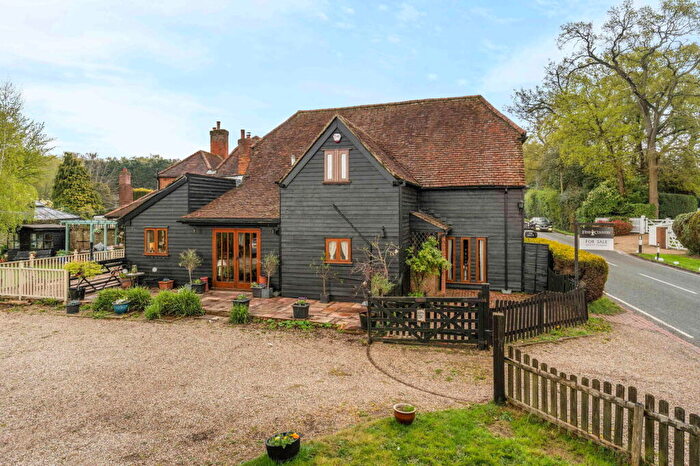 3 Bedroom Barn Conversion For Sale In The Barn, Coxtie Green Road, Brentwood, CM14