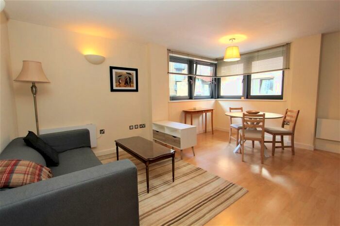2 Bedroom Flat To Rent In Velocity South, City Walk, LS11