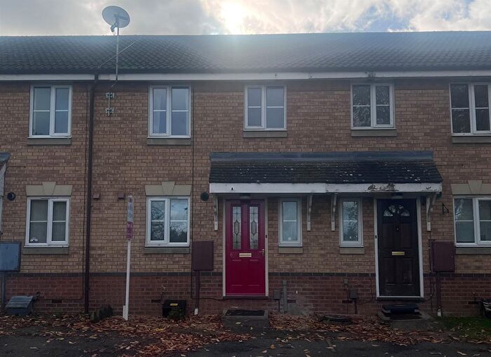 2 Bedroom Terraced House For Sale In Lytham Close, Grantham, NG31