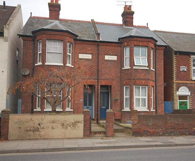 3 Bedroom Terraced House To Rent In Sturry Road, Canterbury, CT1