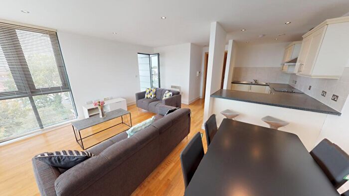 3 Bedroom Flat To Rent In Marlborough Street, Liverpool, Merseyside, L3