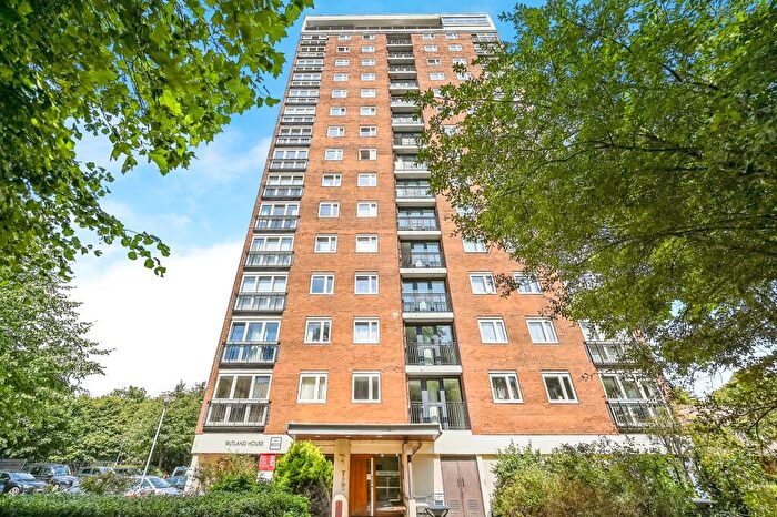 3 Bedroom Flat For Sale In Croxteth Drive, Liverpool, L17