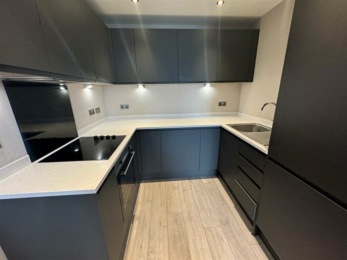 2 Bedroom Apartment To Rent In Jesse Hartley Way, Liverpool, L3