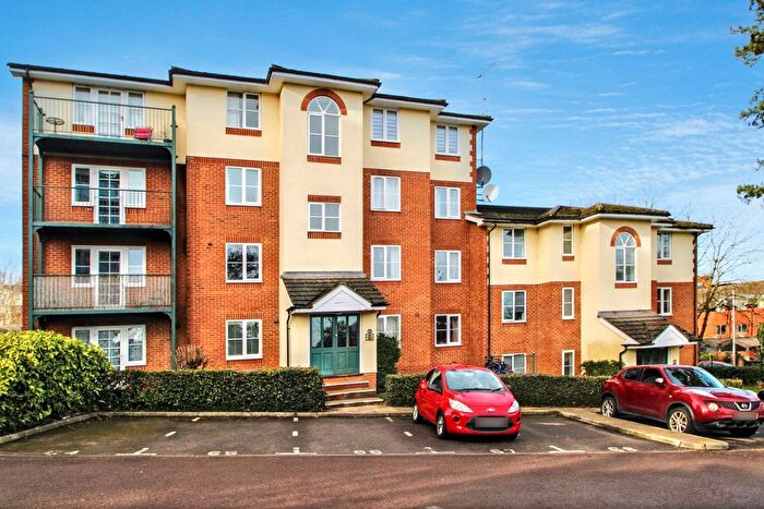 1 Bedroom Flat For Sale In Queen Alexandra Road, High Wycombe, HP11