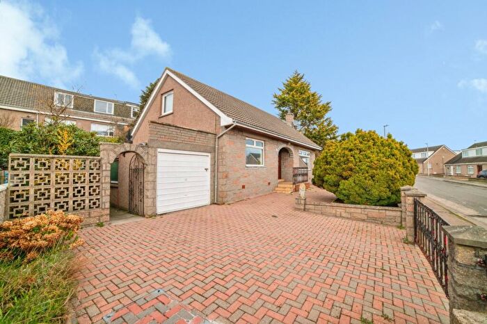 4 Bedroom Detached House For Sale In Deemount Gardens, Aberdeen, AB11