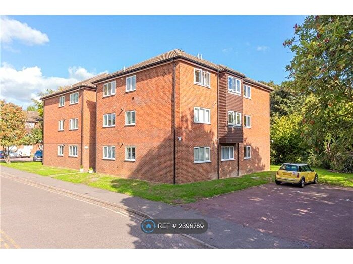 2 Bedroom Flat To Rent In St. Johns Well Lane, Berkhamsted, HP4