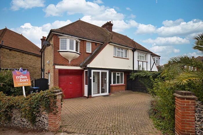 4 Bedroom Semi Detached House For Sale In Pierremont Avenue, Broadstairs, Kent, CT10