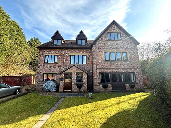 5 Bedroom Detached House To Rent In Hollybrook, Chadderton, Oldham, Greater Manchester, OL1