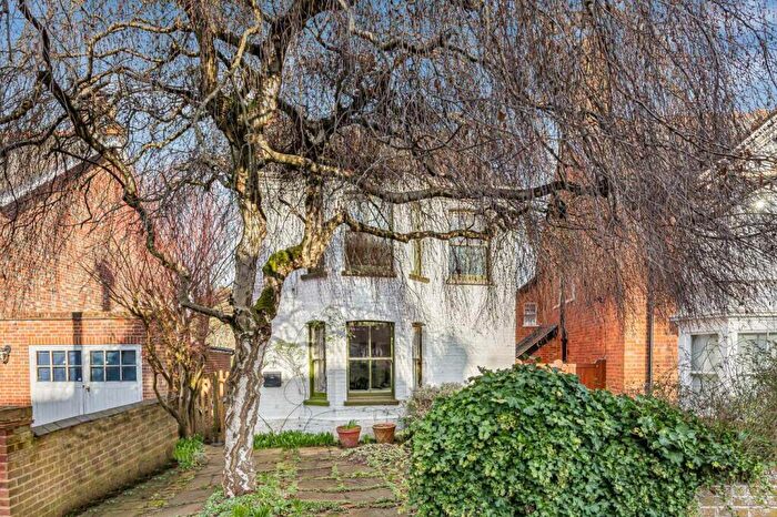 4 Bedroom Detached House For Sale In Vicarage Road, Henley-On-Thames, RG9