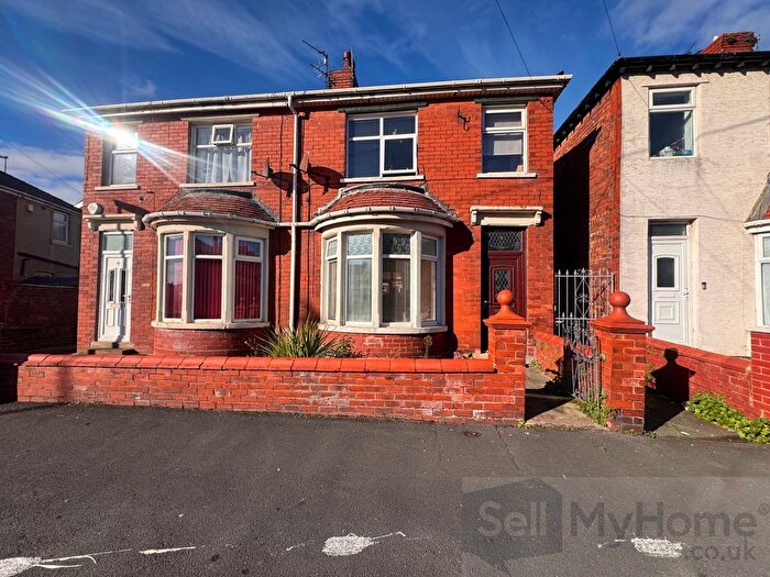 3 Bedroom Semi Detached House For Sale In Rose Avenue, Blackpool, Lancashire, FY1