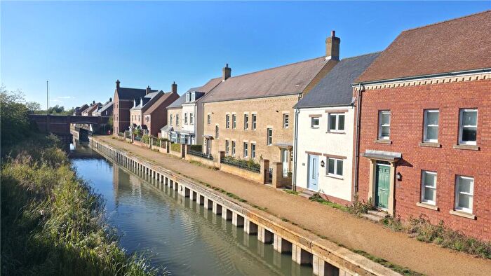 3 Bedroom Terraced House To Rent In Mattocks Path, Swindon, Wiltshire, SN1