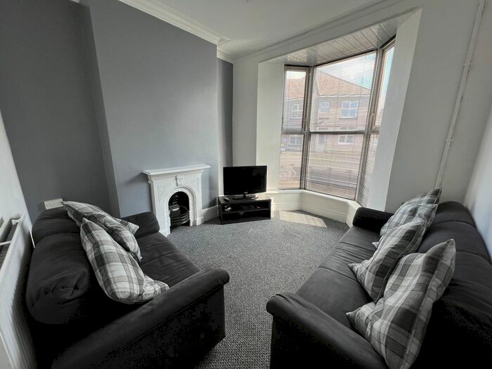 5 Bedroom Property To Rent In St Helens Road, Sandfields, Swansea, SA1