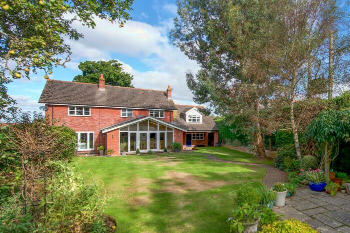 4 Bedroom Detached House For Sale In Plymtree, Cullompton, EX15