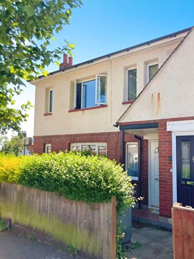 3 Bedroom Flat To Rent In Ladysmith Avenue, London, E6