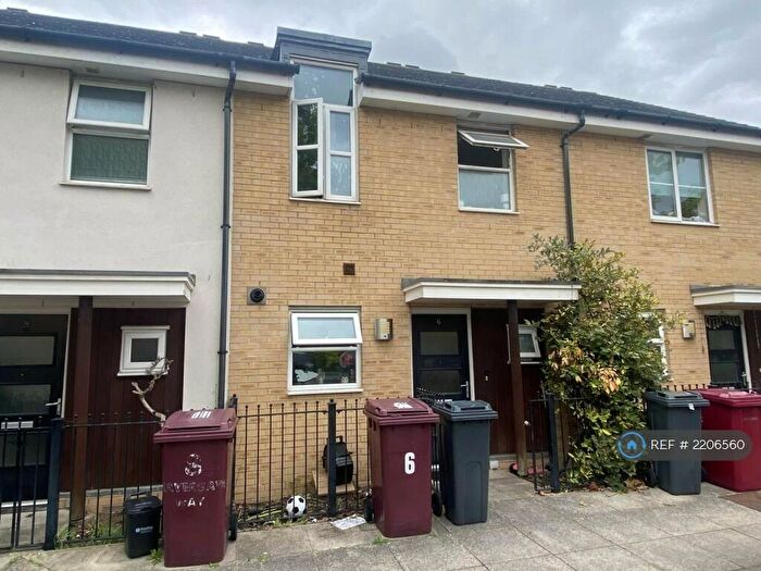 3 Bedroom Terraced House To Rent In Havergate Way, Reading, RG2