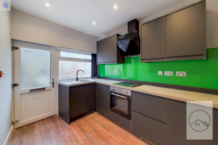 1 Bedroom Flat To Rent In Mitcham Road, Tooting Broadway, SW17