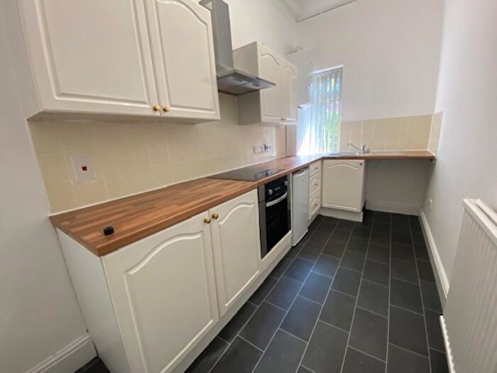 2 Bedroom Flat To Rent In Barlow Moor Road, Didsbury, Manchester, M20