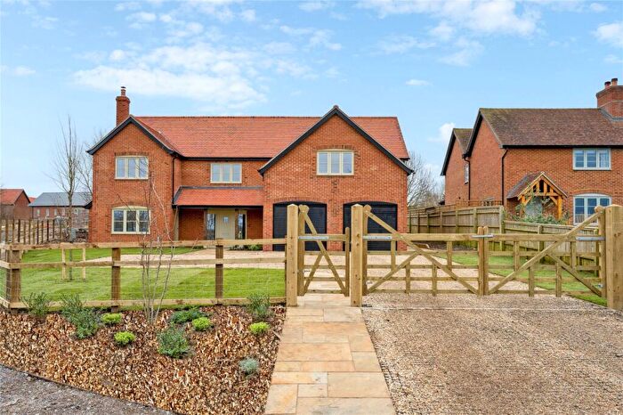 5 Bedroom Detached House For Sale In The Farmhouse, Manor Farm, Henton, Oxfordshire, OX39