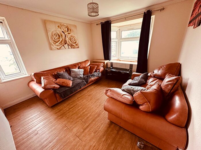 1 Bedroom Maisonette To Rent In Upper Park Road, Southgate, N11
