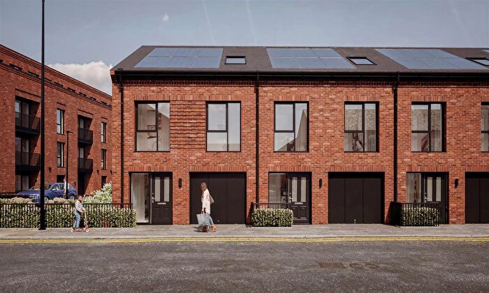 3 Bedroom Town House For Sale In Brighton Grove, Sale, M33