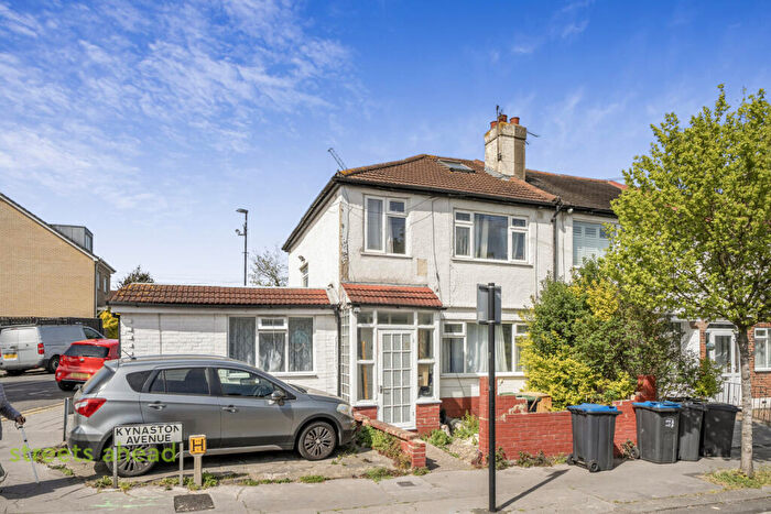 4 Bedroom End Of Terrace House For Sale In Kynaston Avenue, Thornton Heath, CR7