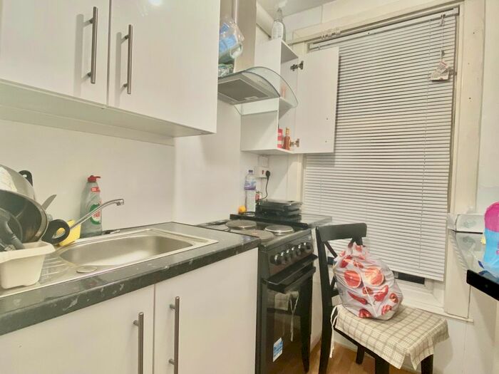 1 Bedroom Flat To Rent In Fernlea Road, Mitcham CR4