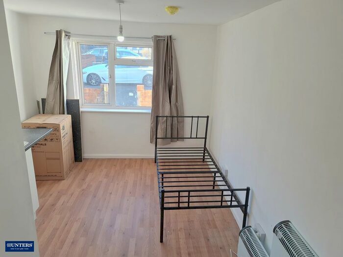 1 Bedroom Semi-Detached House To Rent In Room A, Lancaster Road, Northolt, UB5