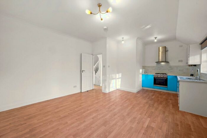3 Bedroom Flat To Rent In Oakington Manor Drive, Wembley, Greater London, HA9