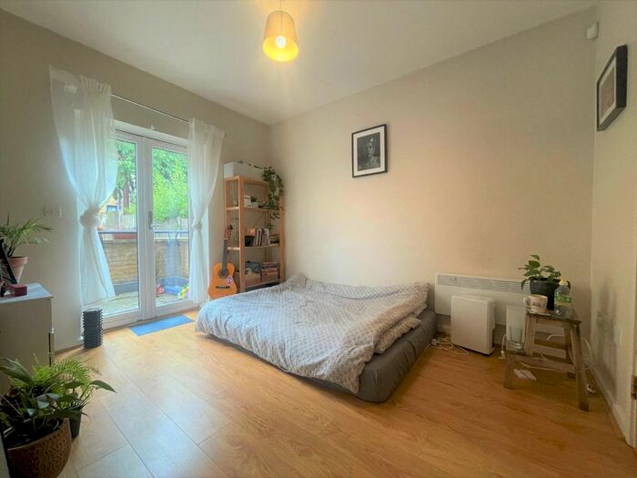 4 Bedroom Detached House To Rent In Woolwich Road, London, SE7