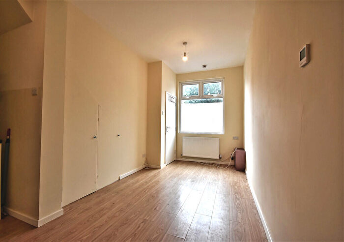 1 Bedroom Flat To Rent In Newdigate Road, Coventry, CV6