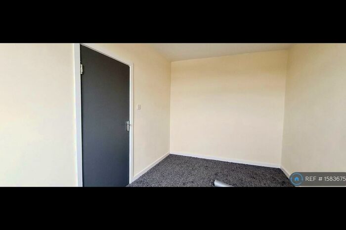 4 Bedroom Terraced House To Rent In Spring Place, Bradford, BD7