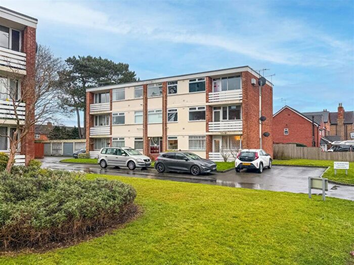 2 Bedroom Apartment To Rent In All Saints Road, Warwick, CV34